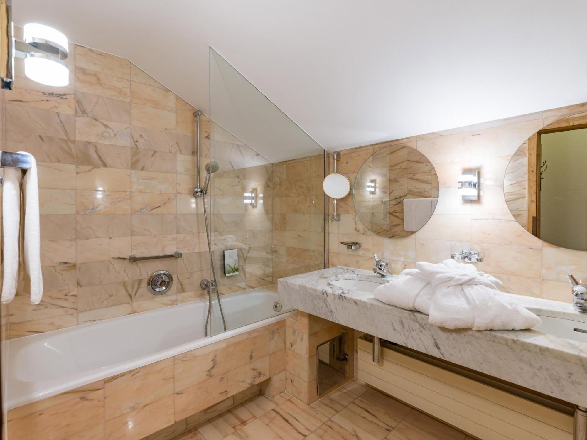 Alpenhotel Kramerwirt Mayrhofen Szoba fotó